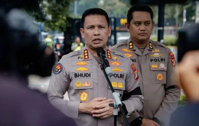 Polda Metro Jaya Pastikan Ketertiban Terjaga,  Aktivitas Masyarakat Berjalan Normal