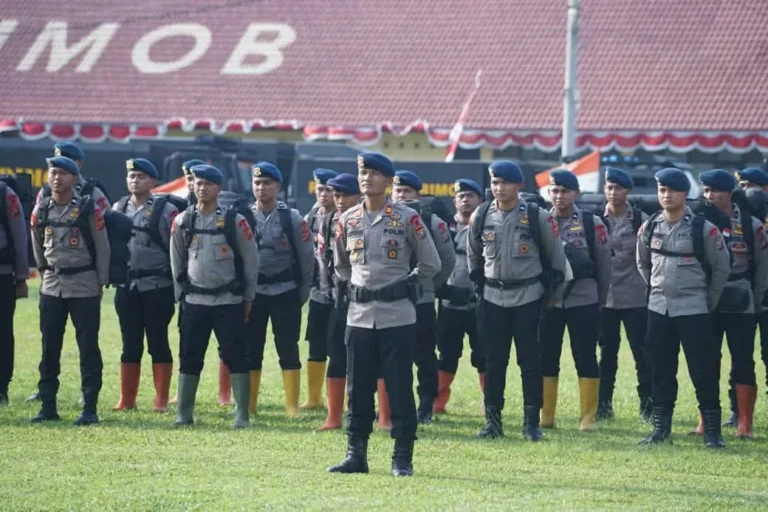 Sinabung Erupsi, Satu SSK Satbrimob Polda Sumut Dikerahkan ke Karo
