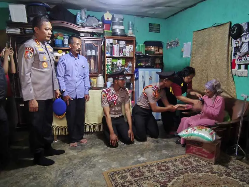 Bina Karakter Kepedulian Sosial, 774 Siswa SPN Polda Metro Jaya Bakti Sosial di Srogol Bogor