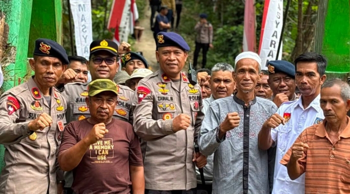 Batalyon C Satbrimob Polda Sumut Revitalisasi Jembatan Rambin di Tapsel