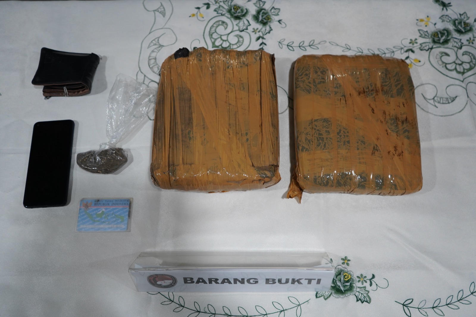 Gercep Tanggapi Info Warga, Polda Metro Jaya Ringkus AB dan Ganja 2,05 Kg di Duren Sawit