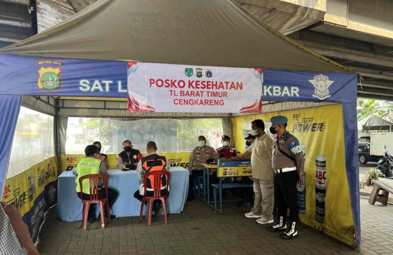 Polres Metro Jakbar Siaga Layani Warga Terdampak Abu Vulkanik, Dirikan 8 Posko Kesehatan