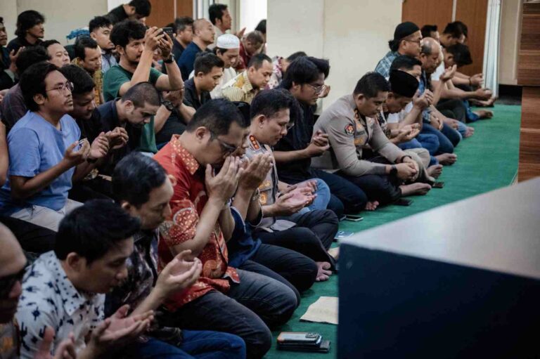 Polda Metro Jaya Doakan Keselamatan untuk Jurnalis dan Kru Kapal Hilang Kontak di Selat Sunda