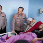 Kompaknya Kapolda dan Wakapolda Metro, Jenguk Anggota Terluka di Rumah Sakit