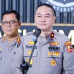 Respons Cepat Polri Bantu Masyarakat Terdampak Banjir Bandang di Solok Sumbar