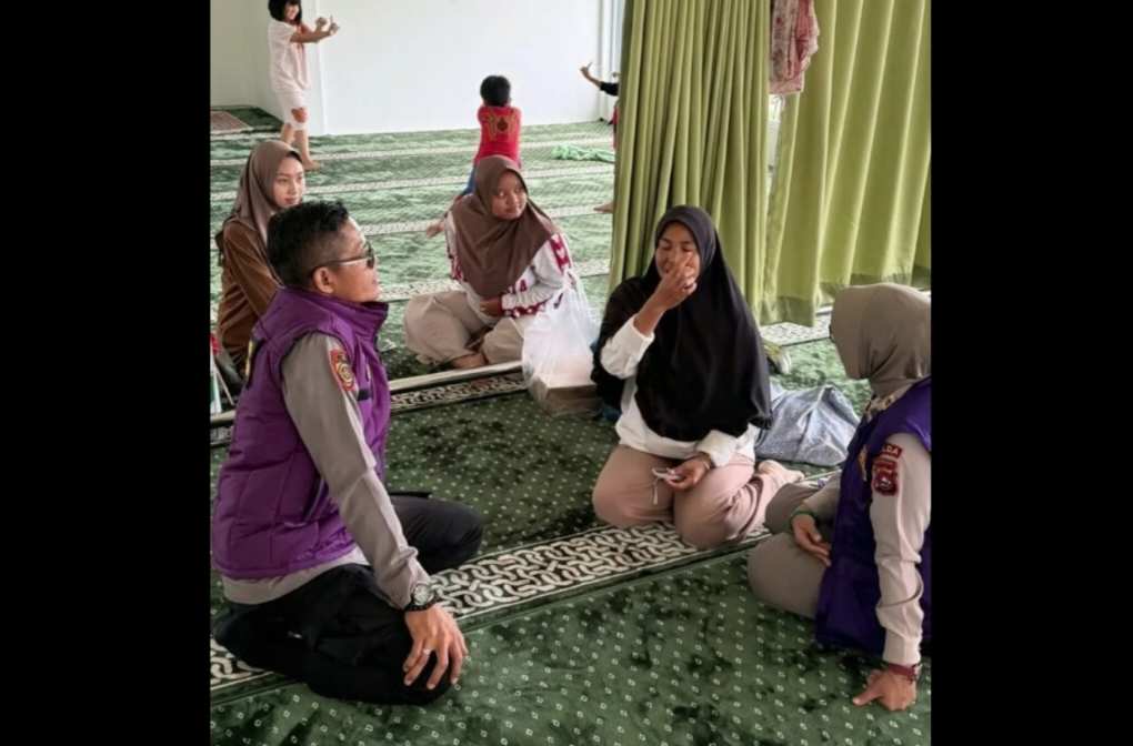 Terjunkan Tim Trauma Healing Jadi Bagian Totalitas Polda Sumbar Bantu Korban Banjir Bandang Solok