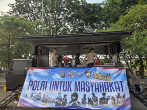 Tak Biarkan Warga Terdampak Kebakaran Kesulitan Makanan, Polda Metro Jaya Dirikan Dapur Masak di Kampung Muka