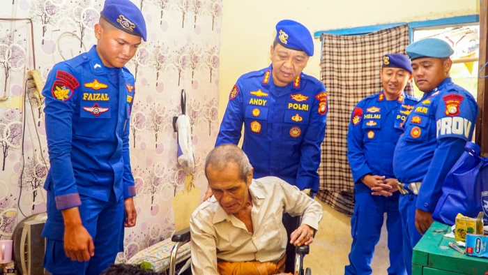 Sinergi Humanis Ditpolairud Polda Metro Jaya Ringankan Beban Warga Rentan di Pluit