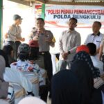 Aksi Kongkrit Kapolda Bengkulu Buka Jalan Kerja untuk Warga Lewat Program POLIRAN