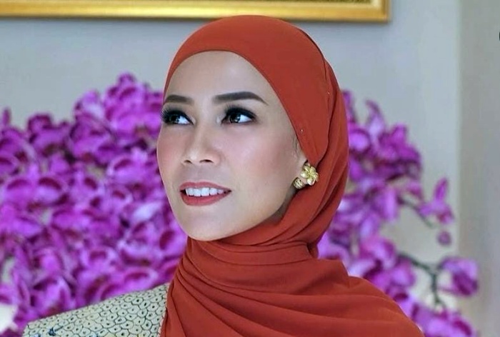 Dewi Yuali Suyudi Ario Seto, Derap Sunyi Putri Jenderal Polisi