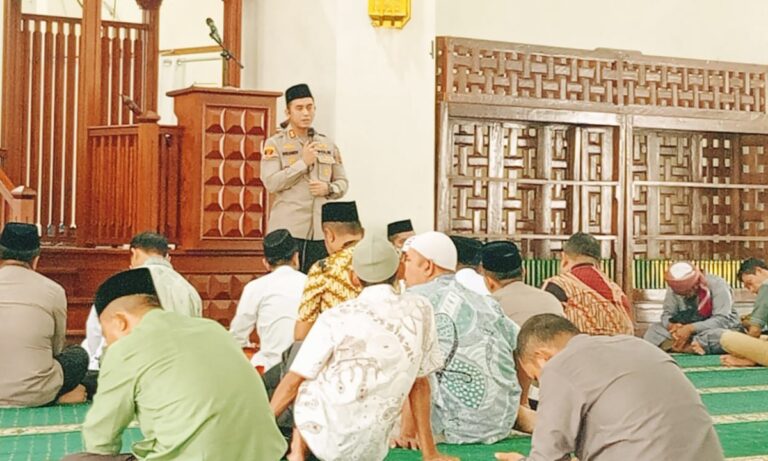 Jumat Keliling, Kapolres Madina Ajak Jamaah Masjid Agung Bersatu Berantas Narkoba