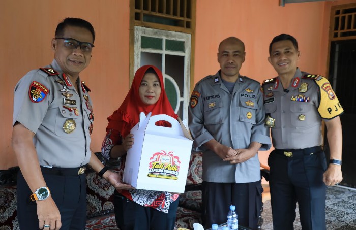 Kekeluargaan Insan Bhayangkara, Kapolda Bengkulu Semangati Personel yang Sakit