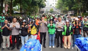 Hangatnya Sabtu Berkah, Pesan Kasih Kapolda Metro Jaya untuk Pengemudi Ojol