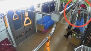 Unit 1 Subdit III Tahbang Resmob Polda Metro Jaya Bekuk Pencuri Laptop di KRL
