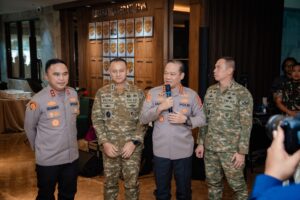 Eratnya Kebersamaan TNI-Polri, Kapolda dan Wakapolda Metro Hadiri Syukuran HUT TNI di Makodam Jaya