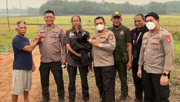 Evakuasi Anak Beruang Madu, Polri Ungkap Penyelamatan Satwa Bagian Integral Pemadaman Karhutla