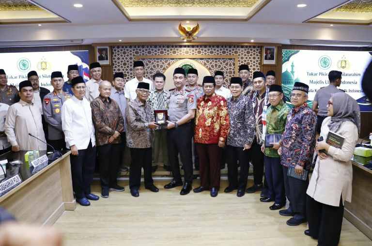 Perkuat Sinergi Wujudkan Polisi Bersama Masyarakat, Kapolri Silaturahmi ke MUI