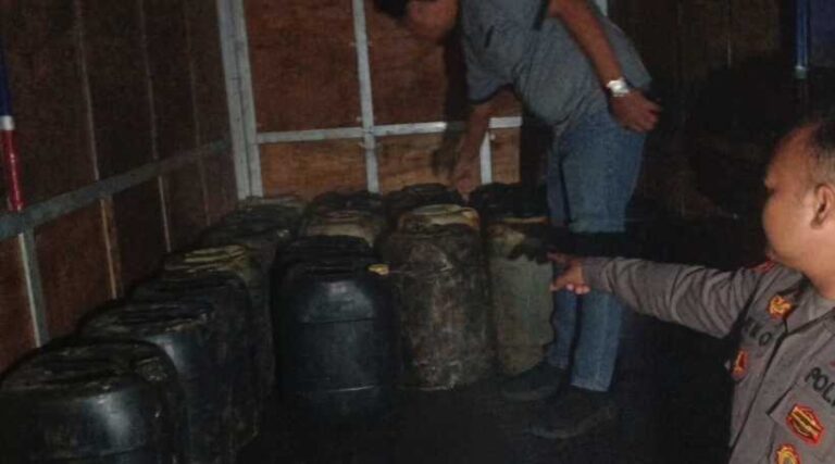 Respons Laporan Warga ke Call Center 110, Polres Cilegon Tangkap Truk Pengangkut Ratusan Liter Solar