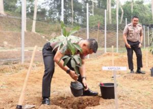 Kapolda Bengkulu Irjen Yudhi Pimpin Gerakan Green Policing Tumbuhkan Budaya Peduli Lingkungan