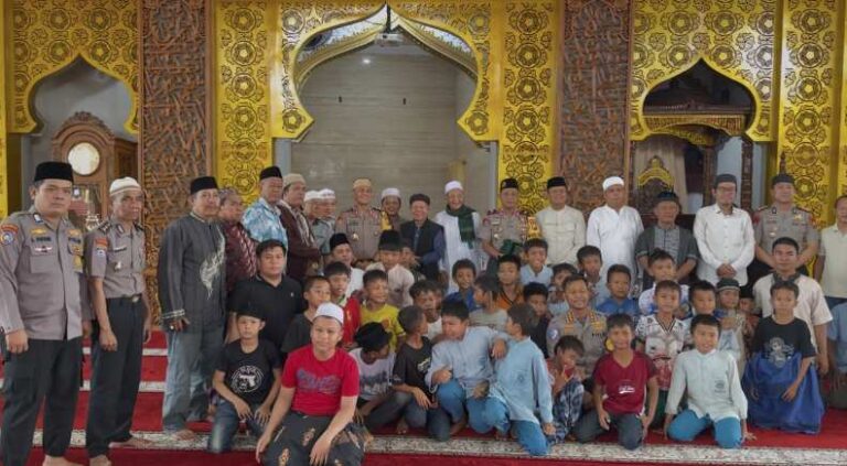 Jumat Keliling Kapolda Bengkulu, Menenun Damai Masyarakat Bersama Irjen Yudhi