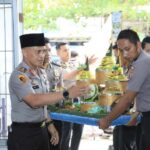Serahkan Tumpeng di Hari Santri, Polda Bengkulu Puji Kontribusi Ponpes untuk Bangsa