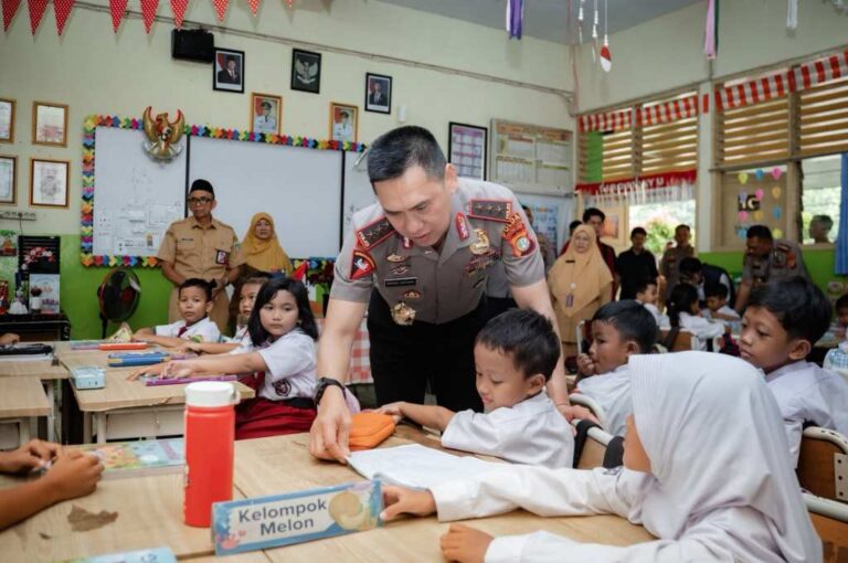 Komjen Pol. Dadang Hartanto Meretas Jalan Menuju Kepolisian yang Bersih dan Dicintai