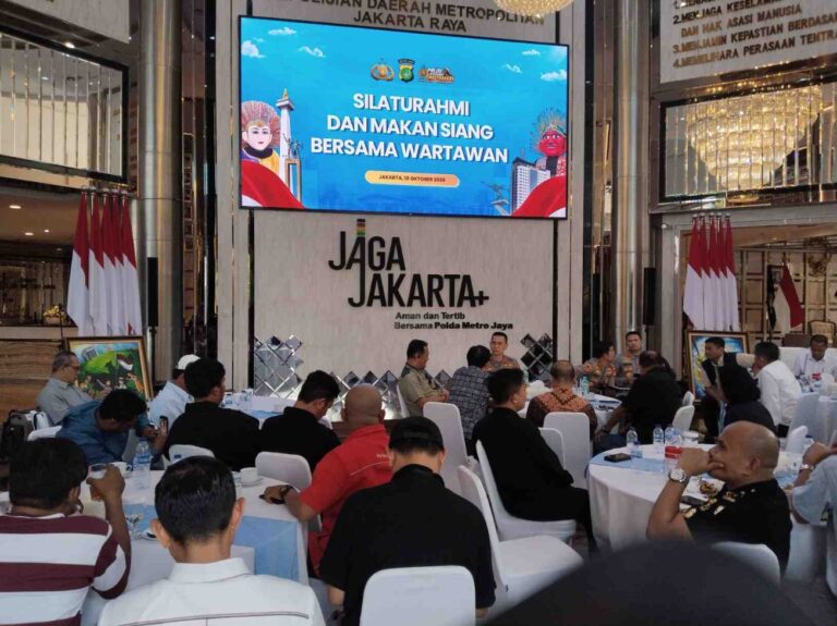 Humanisnya Kapolda Metro Jaya Komjen Dadang Hartanto, Saat Wartawan Menemukan Bapak Pengayom