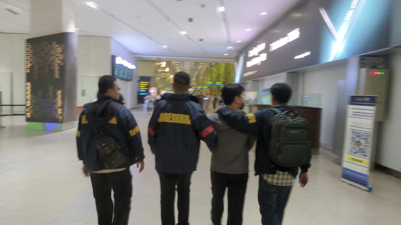 Pulang dari Seoul, TW Buron Penyelundupan HP Ditangkap Dittipideksus Bareskrim